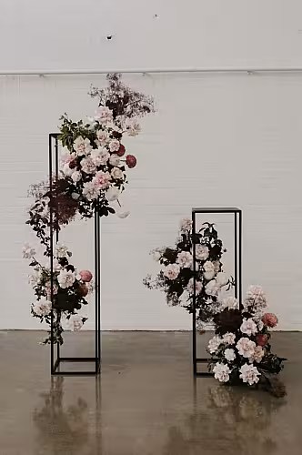 Gold Iron Decorative Event Stand (80 cm)