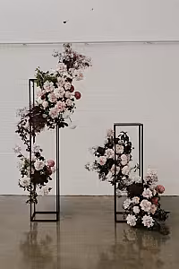 Gold Iron Decorative Event Stand (80 cm)