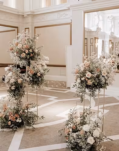 Gold Iron Decorative Event Stand (80 cm)